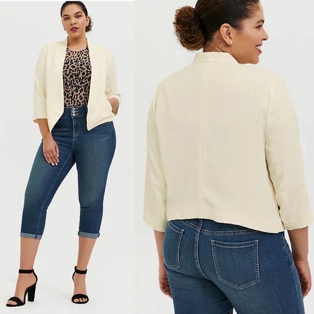 Torrid Crepe Cutaway Blazer in Cream Size 2X